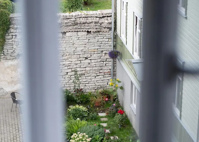 & Cozy Rooftop Flat 公寓