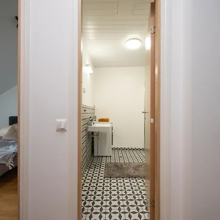 & Cozy Rooftop Flat Apartamento Talin